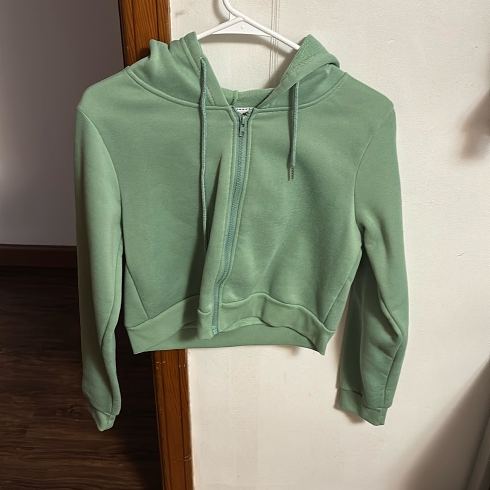 Cropped zip up! Cleaning out the closet, never worn but has no tags.